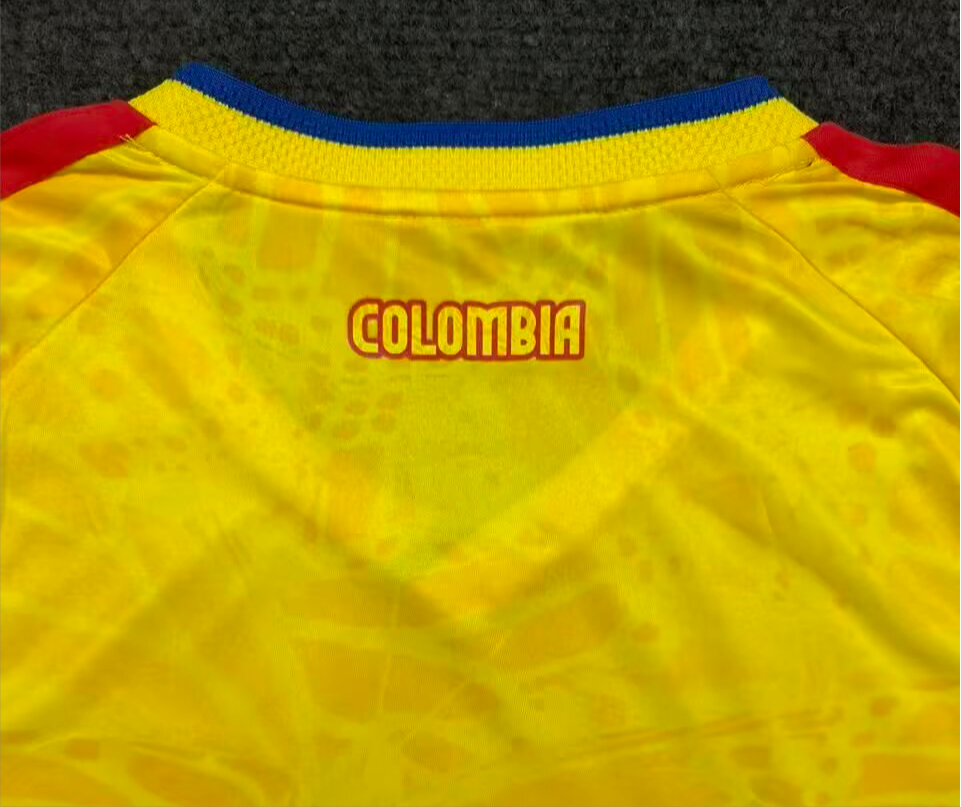 CAMISETA SELECCIÓN COLOMBIA LOCAL MUNDIAL 2026 TIPO HINCHA