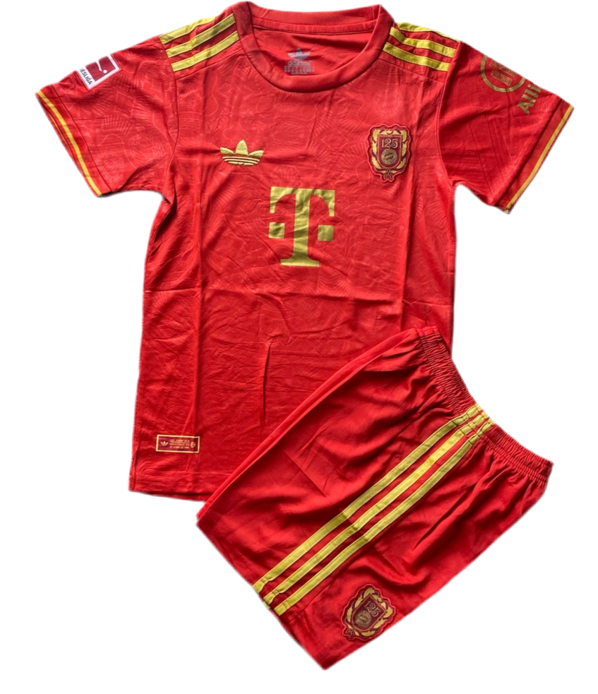 UNIFORME NIÑO BAYERN MÚNICH 125 AÑOS ROJA