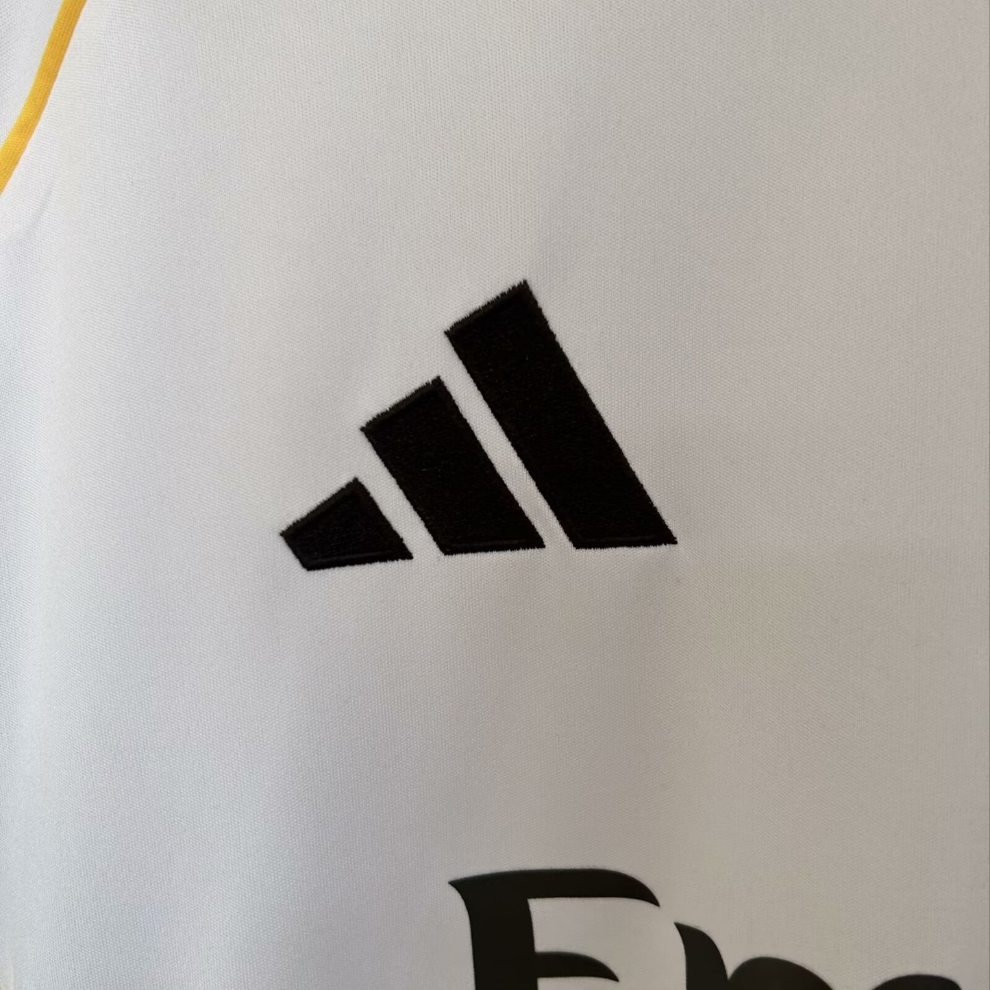CAMISETA REAL MADRID LOCAL VERSIÓN HINCHA 2025/2026