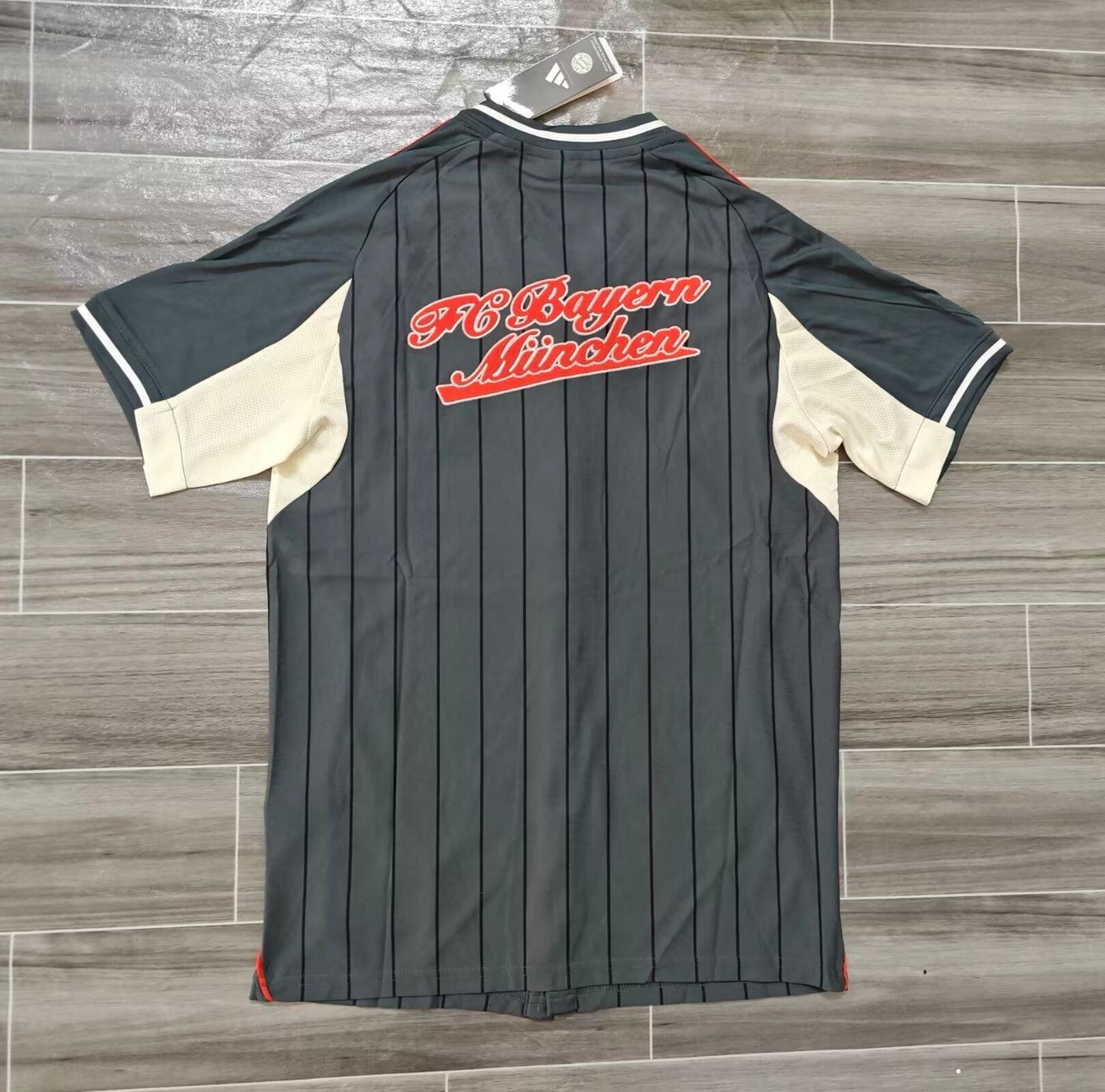 CAMISETA BAYERN MUNICH BEISBOLERA 2025/2026
