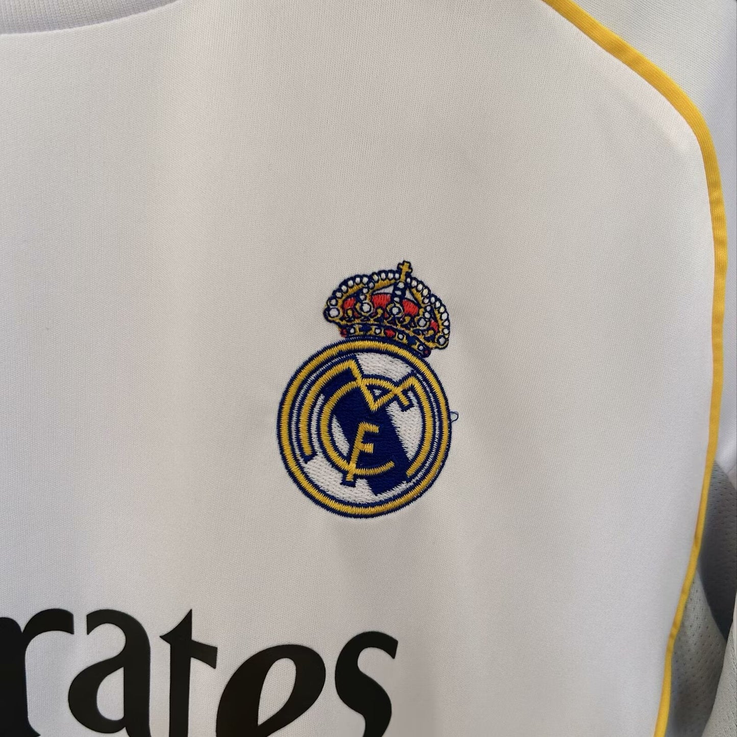 CAMISETA REAL MADRID LOCAL VERSIÓN HINCHA 2025/2026