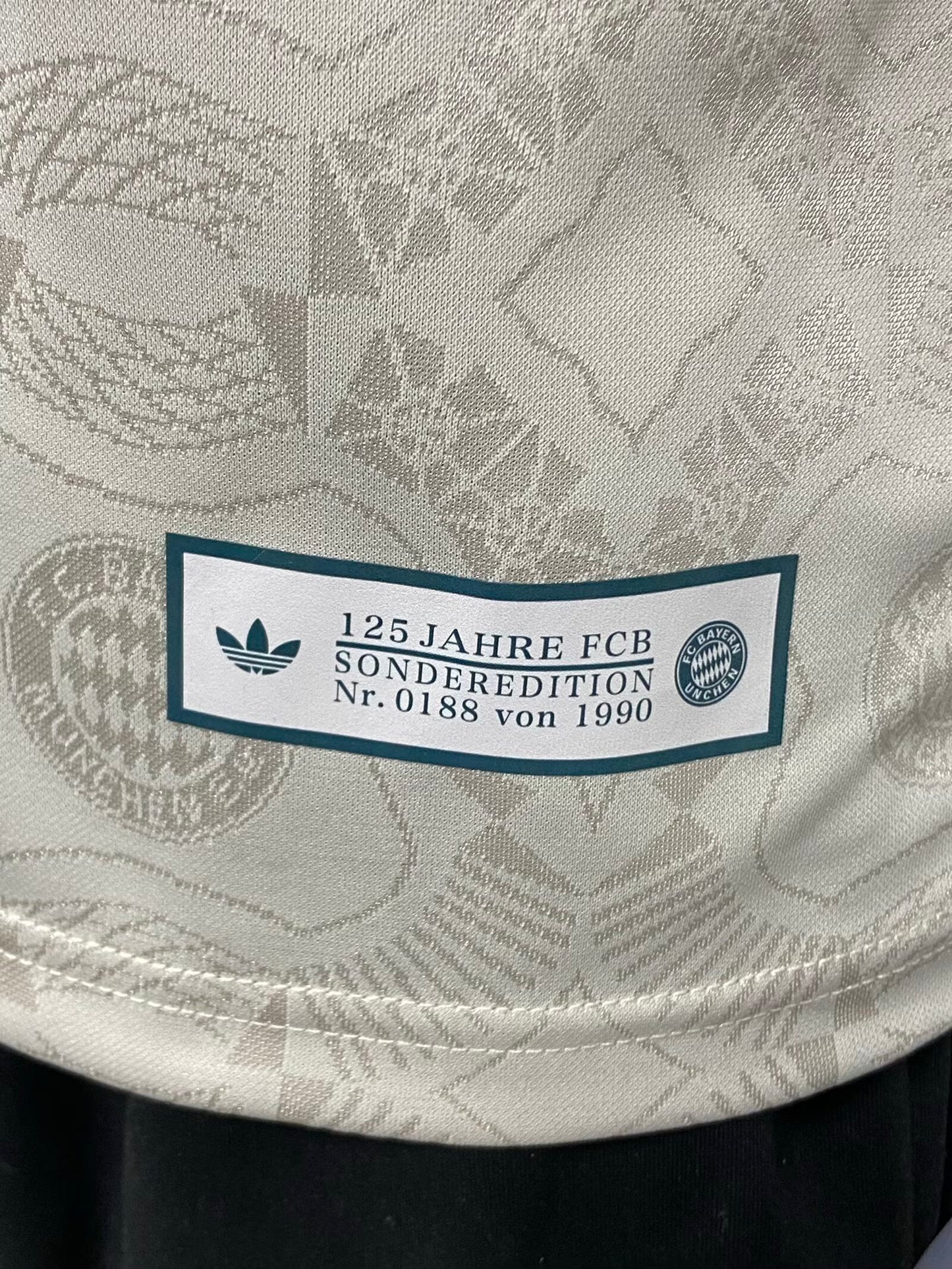 CAMISETA BAYERN MUNICH OKTOBERFEST 2025/2026