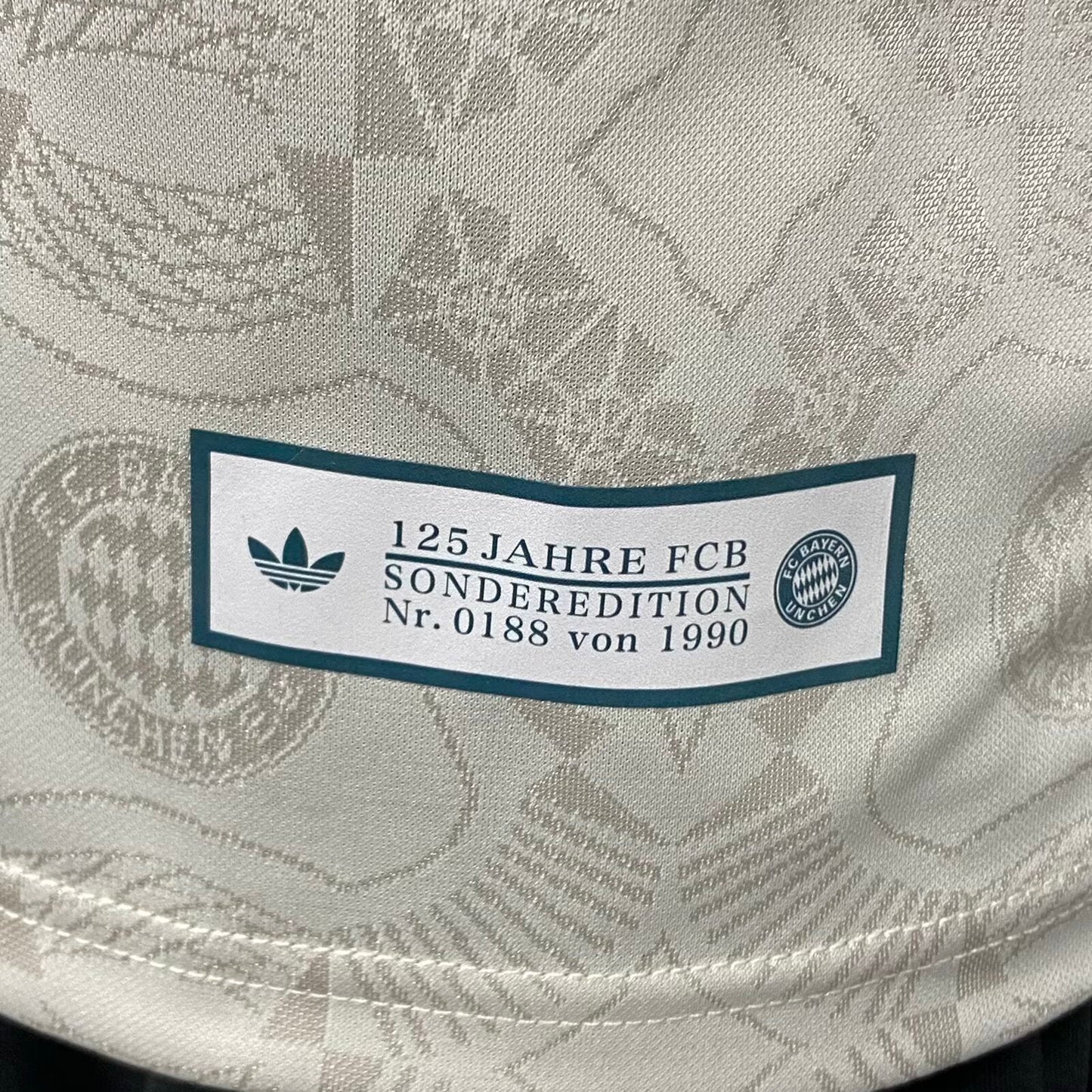 CAMISETA BAYERN MUNICH OKTOBERFEST 2025/2026