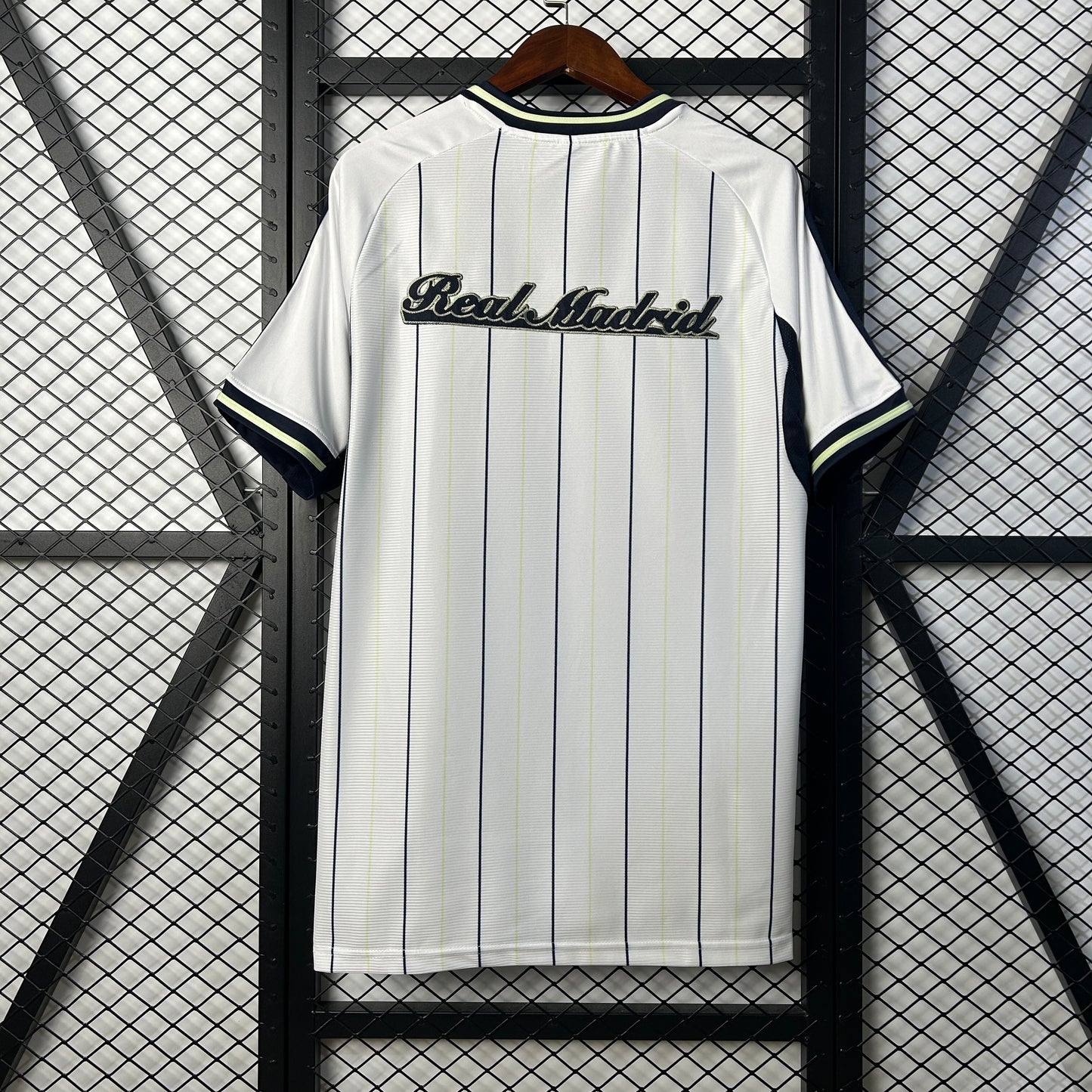 CAMISETA REAL MADRID BEISBOLERA 2025/2026