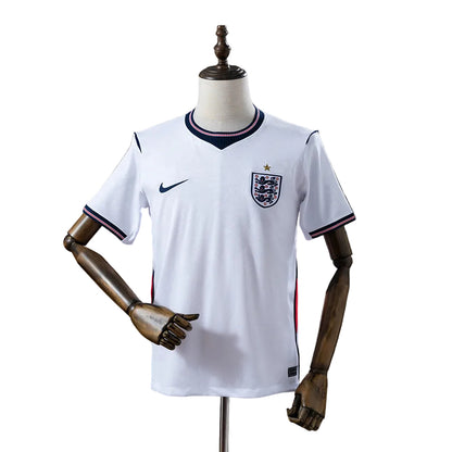 CAMISETA SELECCIÓN INGLATERRA LOCAL MUNDIAL 2026 TIPO HINCHA