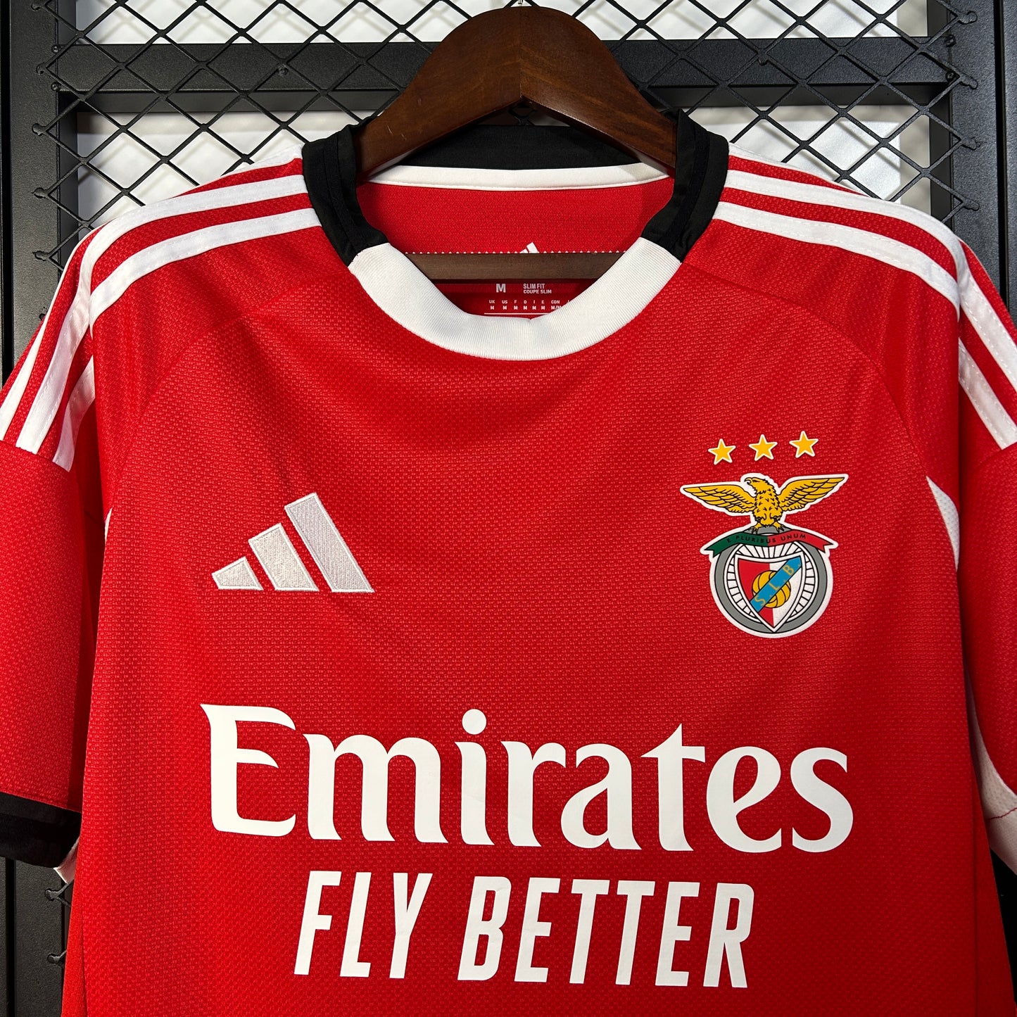 CAMISETA BENFICA LOCAL VERSIÓN HINCHA 2025/2026