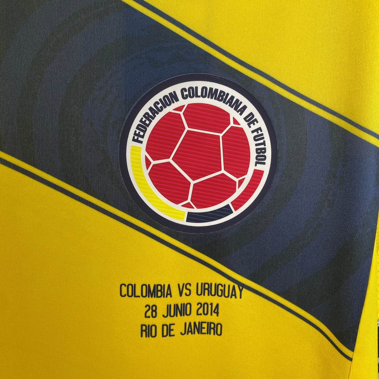 CAMISETA SELECCIÓN COLOMBIA RETRO LOCAL 2014