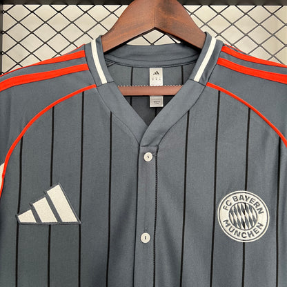 CAMISETA BAYERN MUNICH BEISBOLERA 2025/2026