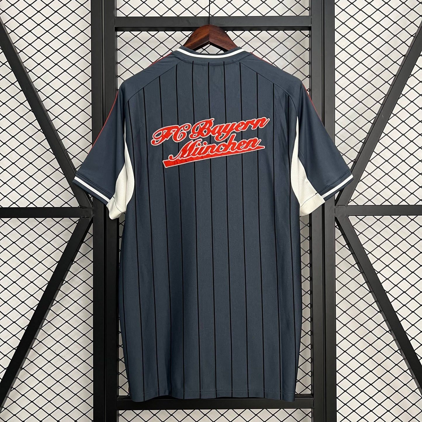 CAMISETA BAYERN MUNICH BEISBOLERA 2025/2026