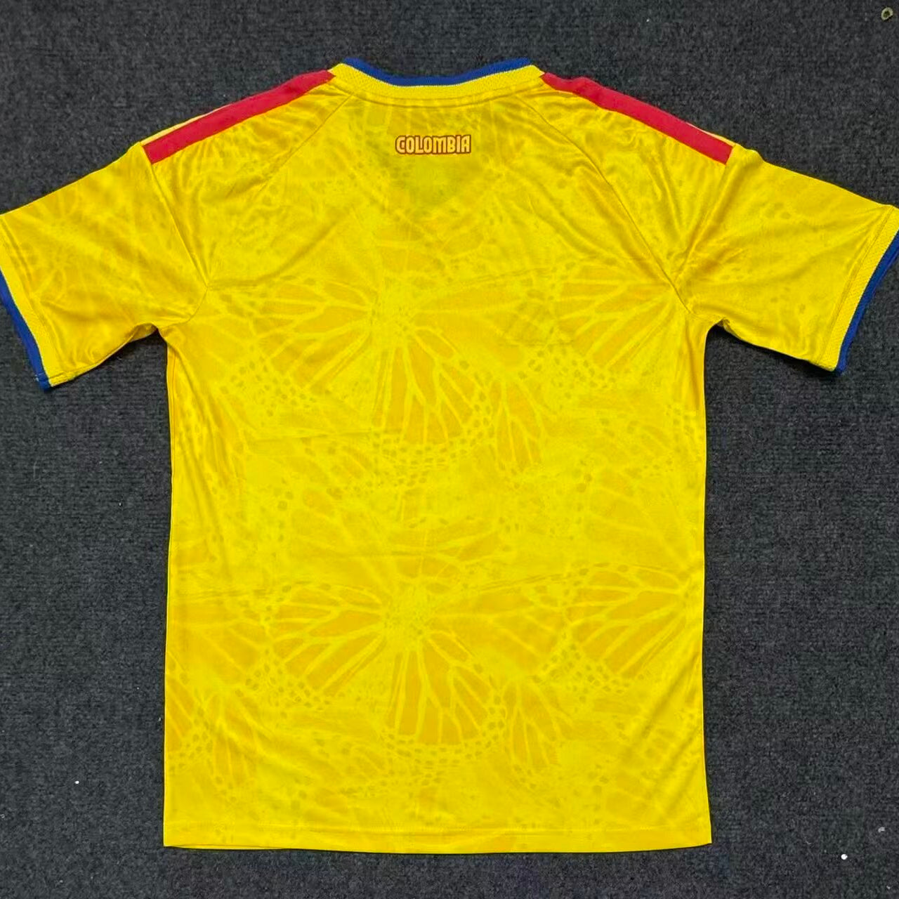 CAMISETA SELECCIÓN COLOMBIA LOCAL MUNDIAL 2026 TIPO HINCHA