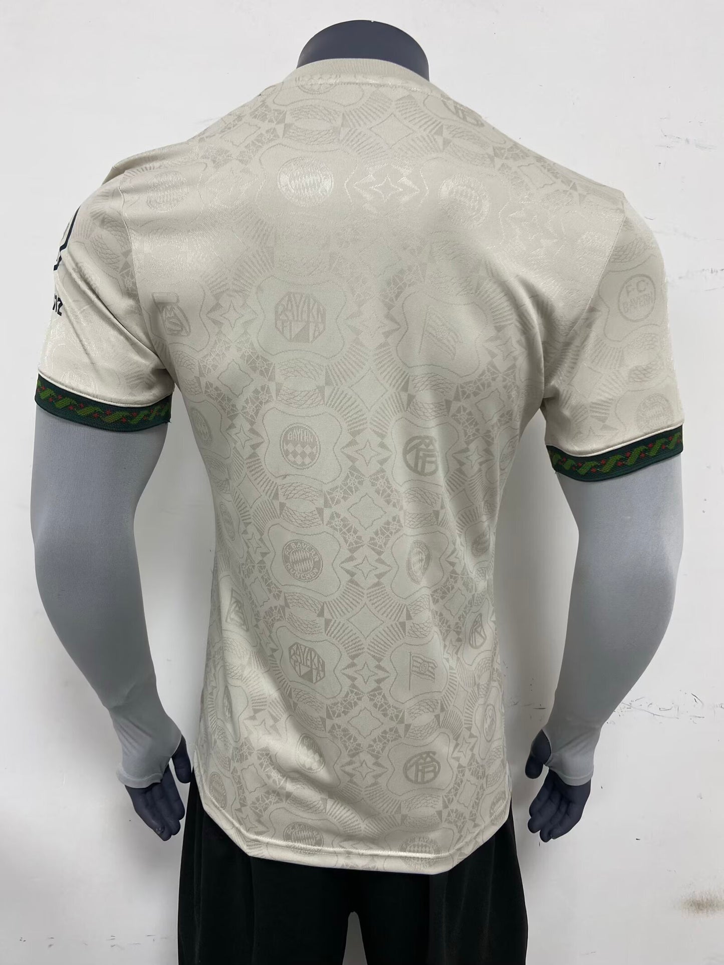 CAMISETA BAYERN MUNICH OKTOBERFEST 2025/2026