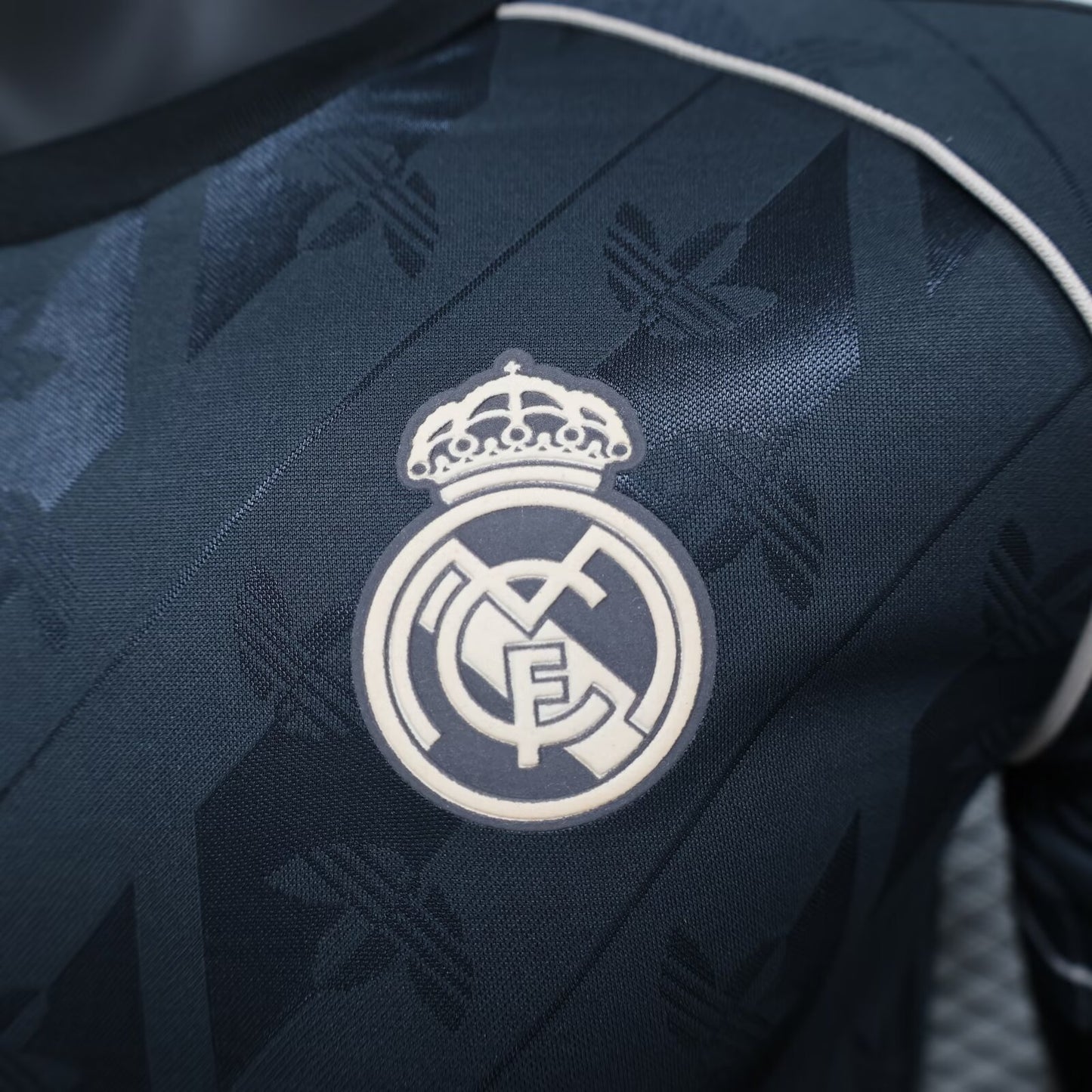 CAMISETA PRESENTACIÓN REAL MADRID 2024/2025