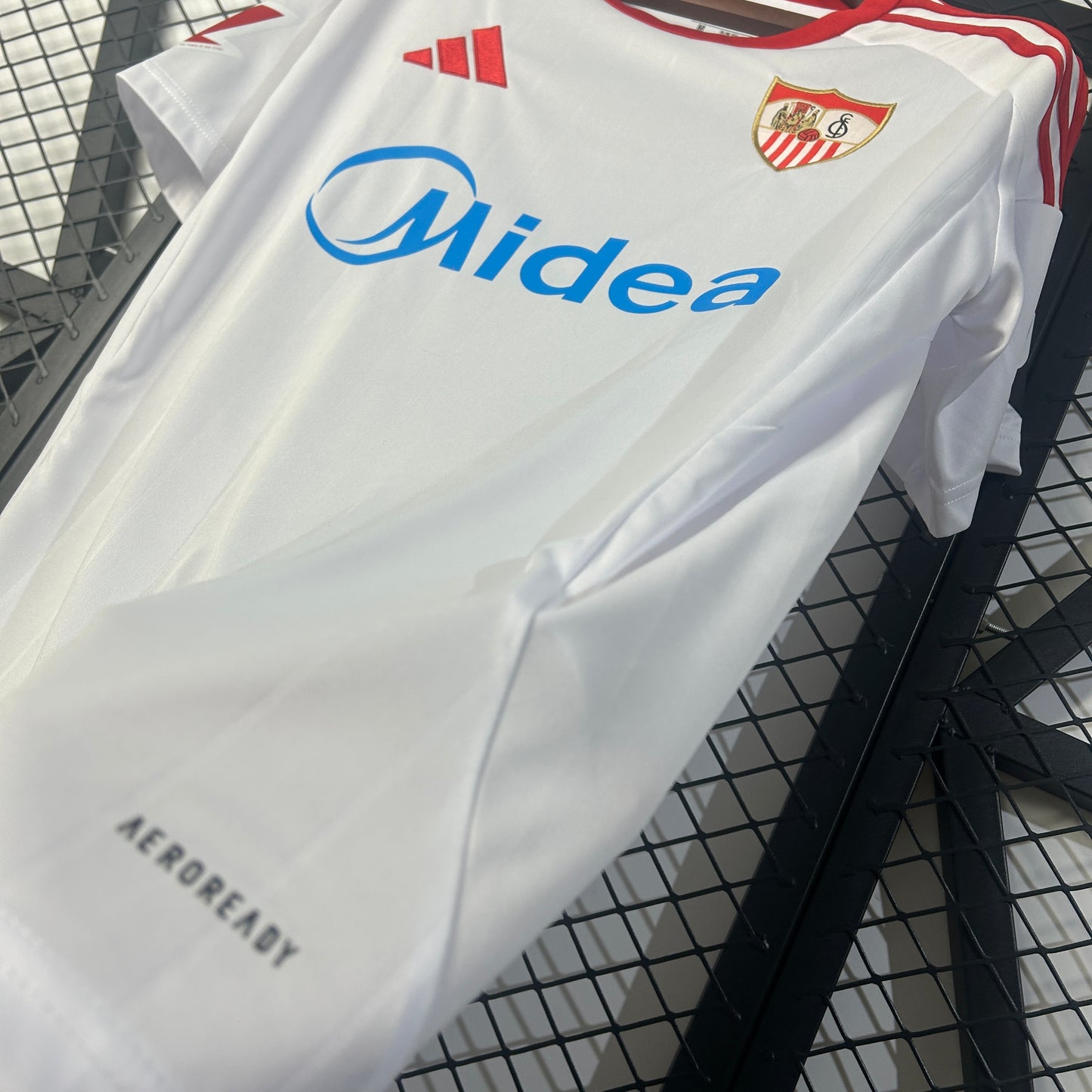 CAMISETA SEVILLA LOCAL 2025/2026
