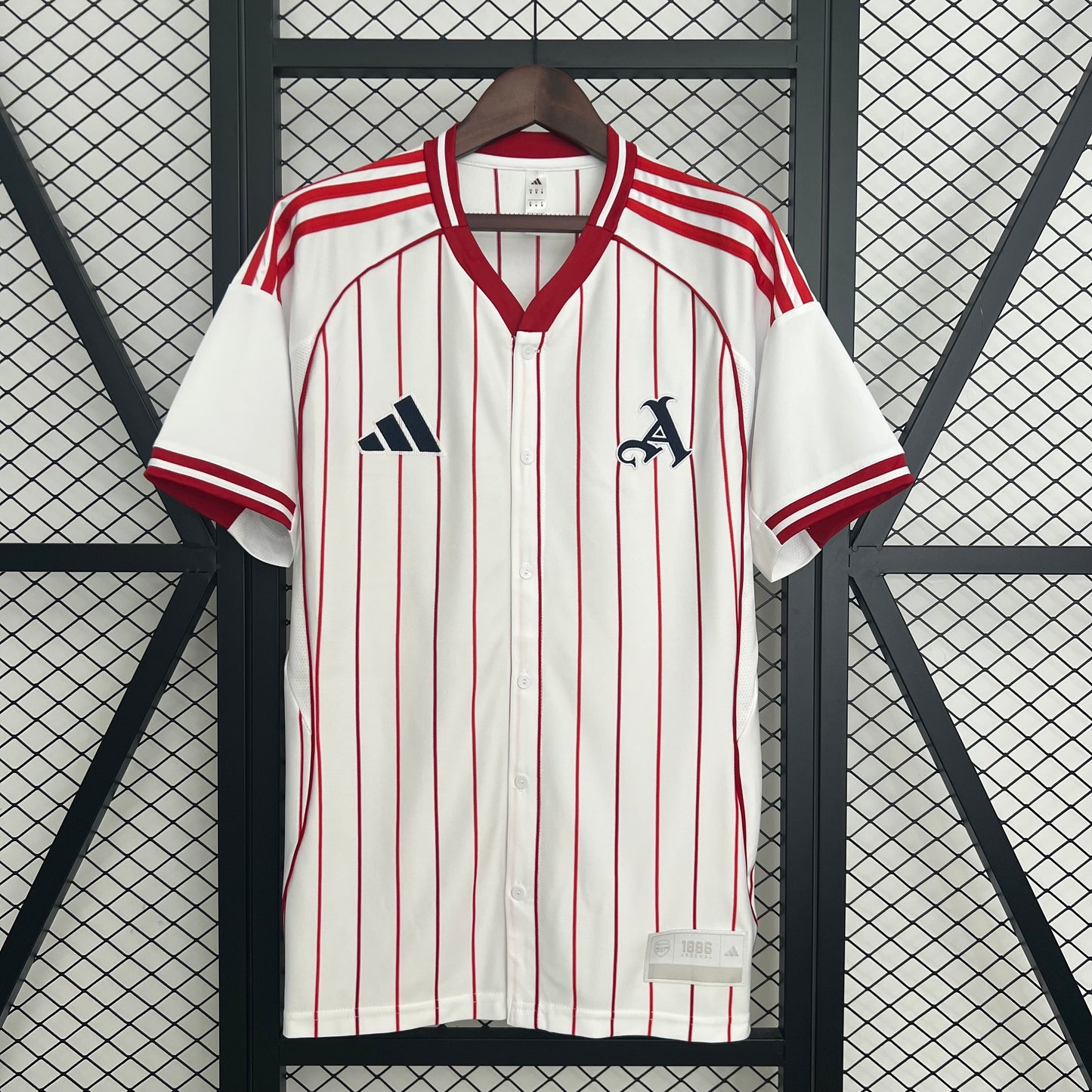 CAMISETA ARSENAL BEISBOLERA 2025/2026