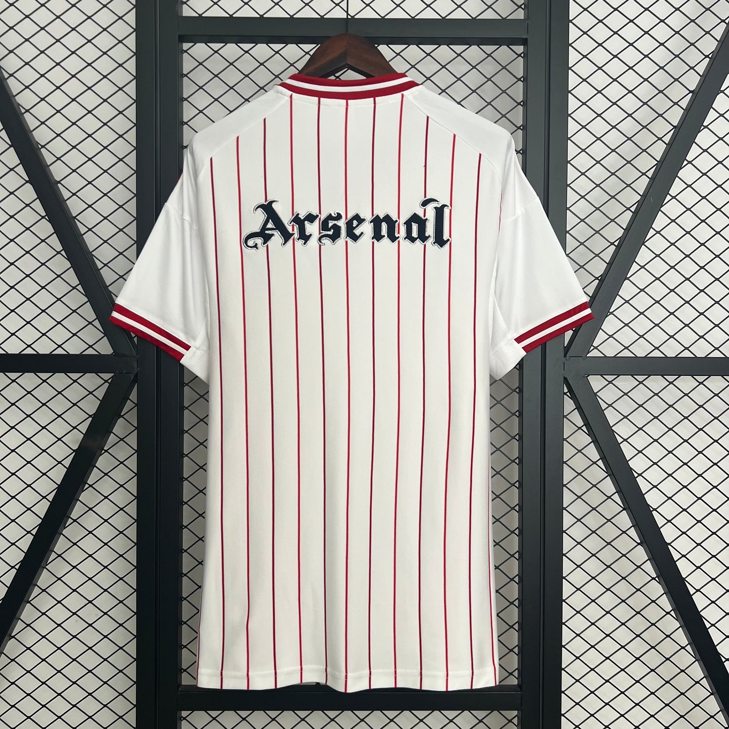 CAMISETA ARSENAL BEISBOLERA 2025/2026