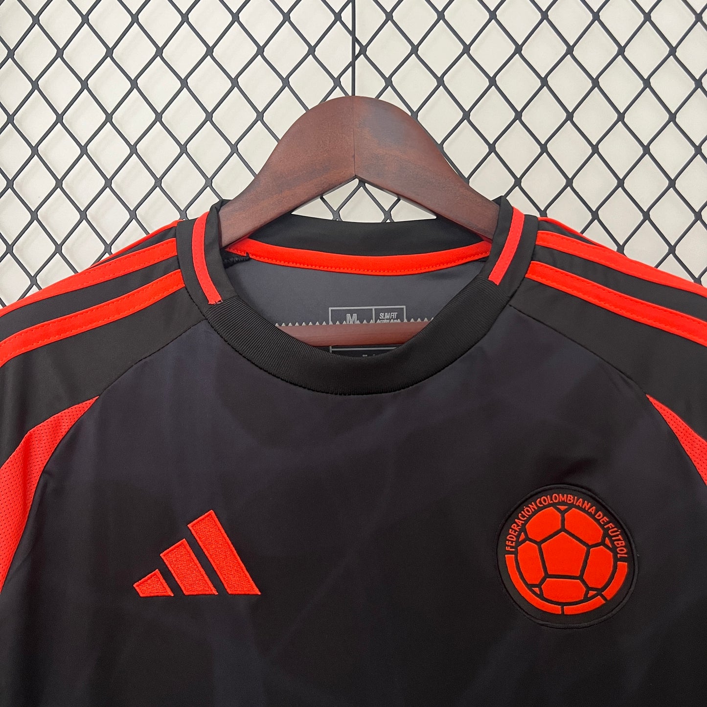 CAMISETA SELECCIÓN COLOMBIA VISITANTE 2024 TIPO HINCHA